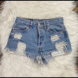 Levi’s vintage distressed short